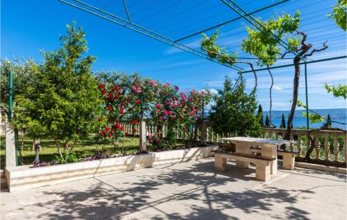 Duce Apartment | Gorgeous Apartment In Duce With Wifi