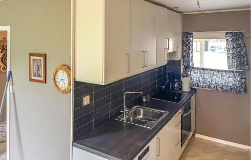 Nesset Apartment | Gorgeous Apartment In Eresfjord