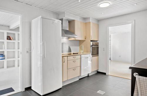 Gandrup Apartment | Gorgeous apartment in Gandrup with WiFi