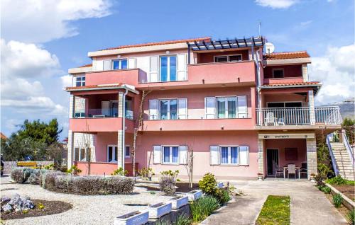 Grebastica Apartment | Gorgeous Apartment In Grebastica