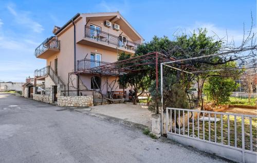 Grebastica Apartment | Gorgeous Apartment In Grebastica