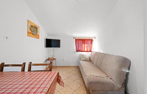 Grebastica Apartment | Gorgeous Apartment In Grebastica