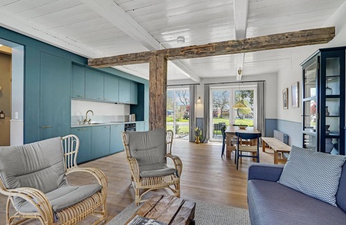 Bagenkop Apartment | Gorgeous apartment in Humble with WiFi