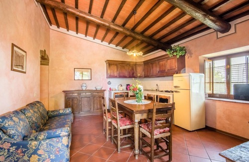San Vivaldo Apartment | Gorgeous apartment in Montaione