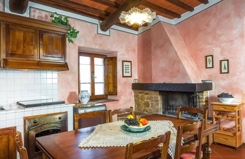 San Vivaldo Apartment | Gorgeous apartment in Montaione