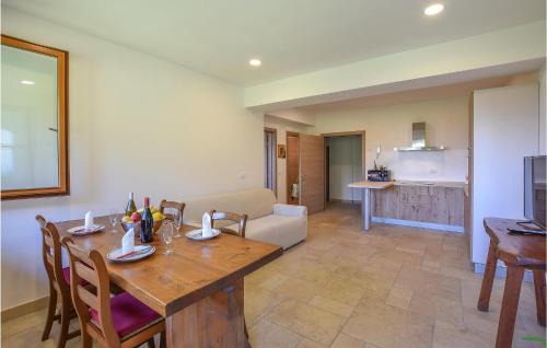 Lamon Apartment | Gorgeous Apartment In Lamon With Wifi