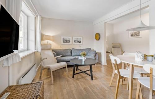 Svaneke Apartment | Gorgeous Apartment In Svaneke With Wifi
