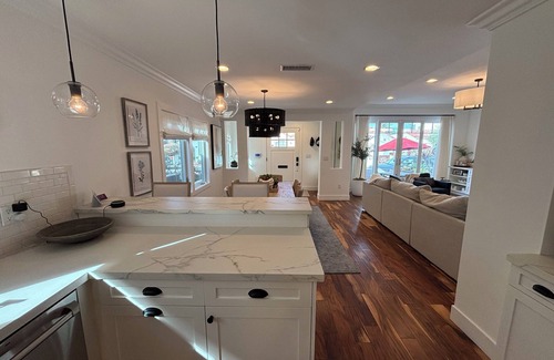 Belmont Shore House | Gorgeous Belmont Beach house two blocks to the beach!
