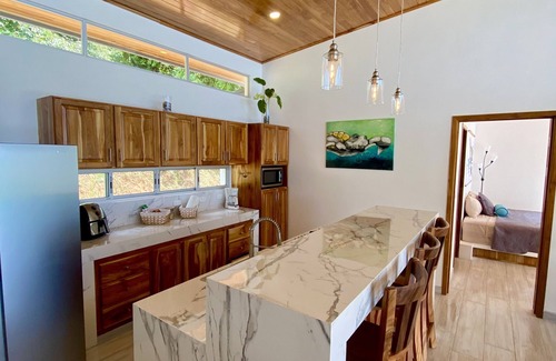 Portalon House | Gorgeous Brand New Ocean View Rainforest Home