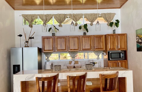 Portalon House | Gorgeous Brand New Ocean View Rainforest Home