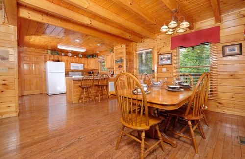 Gatlinburg - Pigeon Forge Cabin | Gorgeous cabin with mountain views, hot tub, fireplace, Free Attraction Tickets