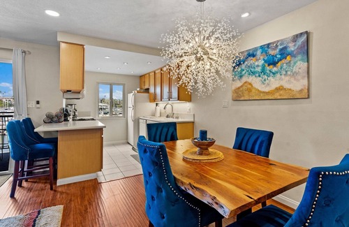 Townsite Condo | Gorgeous Condo | Marina Views | Steps from Harbor Beach 208B