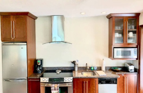 Bigfork Apartment | Gorgeous Condo on Flathead Lake with a Spa Tub!