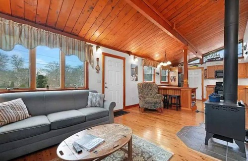 Fairhaven Cottage | Gorgeous cottage on West Island