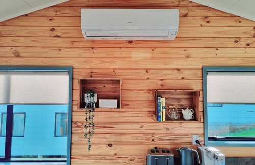 Opononi House | Gorgeous cottage, stunning ocean views, 1 min to the beach! Relax & recharge 😍