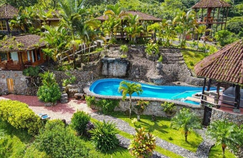 El Fosforo House | Gorgeous Cottage with Pool & Jacuzzi access & Spectacular Volcano & Lake views.