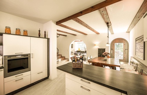 Sonnenbichl House | Gorgeous 4-Bedroom House, all ensuite; incredible Views, Sauna & lots of space