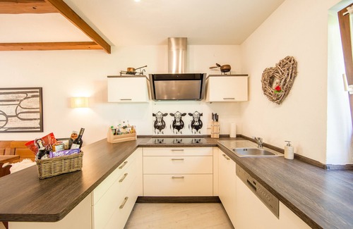 Sonnenbichl House | Gorgeous 4-Bedroom House, all ensuite; incredible Views, Sauna & lots of space