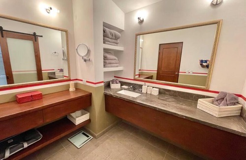Todos Santos House | Gorgeous Downtown 4BR House with Jacuzzi & Firepit