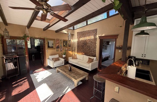 Topanga House | Gorgeous, Elegant, Rustic Topanga House-5 miles to Beach