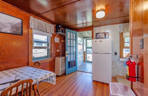 Inlet Cottage | Gorgeous Escape, Steps Away from Fourth Lake at Stiefvater's Lakeside Cottages
