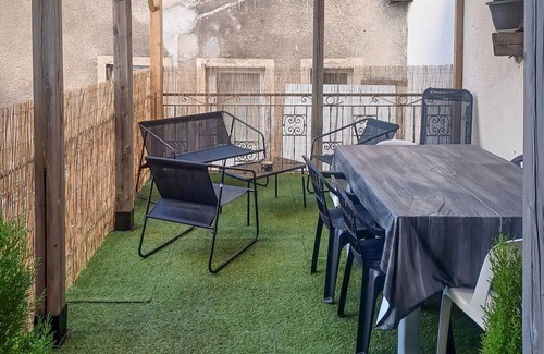Saint-Bonnet-le-Chateau Apartment | Gorgeous apartment in Saint-Bonnet-le-Châtea
