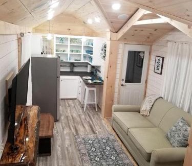 Georgia Coast House | Gorgeous, Fully-Equipped Tiny House Rental for Glamping Escapes in Georgia