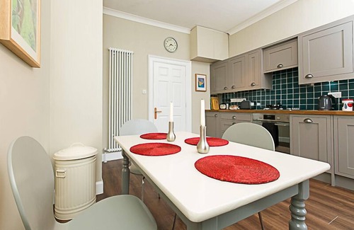 West End Apartment | Gorgeous Georgian apartment in the heart of Edinburgh's City Centre.
