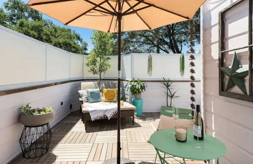 Sebastopol House | GORGEOUS GUESTHOUSE ~ OUTDOOR OASIS