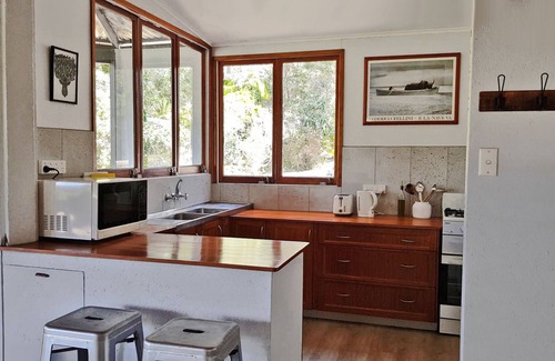 Wolvi House | Gorgeous handcrafted octagonal home 45 Minutes to Noosa on 5 private acres.