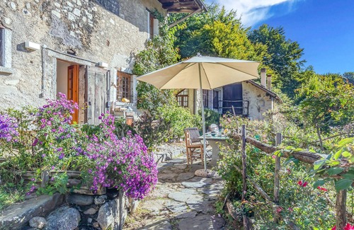 Madonna del Sasso House | Gorgeous home in Artò VB