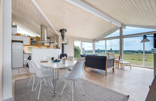 Blokhus House | Gorgeous home in Blokhus with WiFi