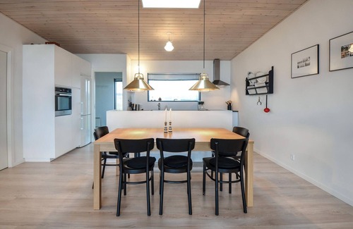 Femmøller House | Gorgeous home in Ebeltoft with kitchen