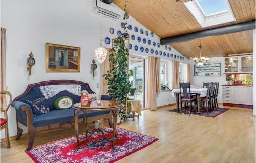 Egsmark Strand House | Gorgeous Home In Ebeltoft With Wifi