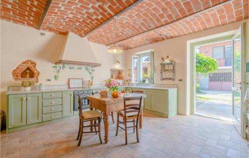 Ferrere House | Gorgeous Home In Ferrere With Kitchen