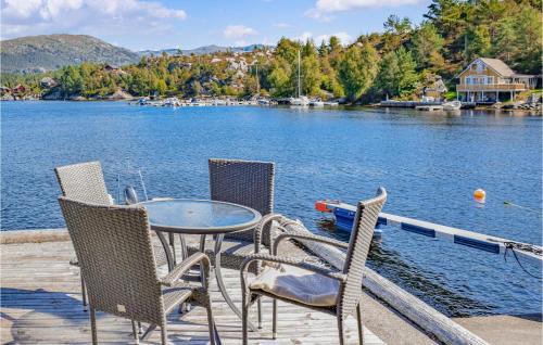 Fitjar House | Gorgeous Home In Fitjar With Kitchen