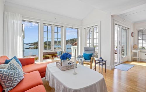 Gjeving House | Gorgeous Home In Gjeving With Wifi