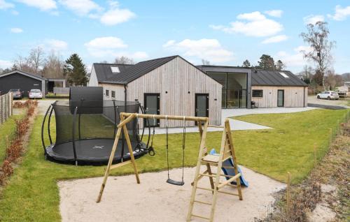 Fjellerup House | Gorgeous Home In Glesborg With Sauna