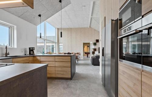 Fjellerup House | Gorgeous Home In Glesborg With Sauna
