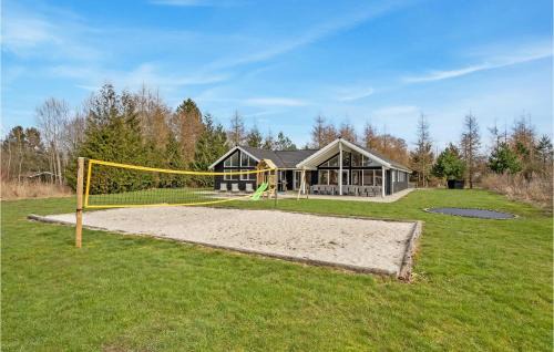 Fjellerup House | Gorgeous Home In Glesborg With Sauna