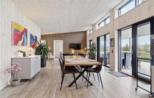 Hadsund House | Gorgeous Home In Hadsund With Sauna
