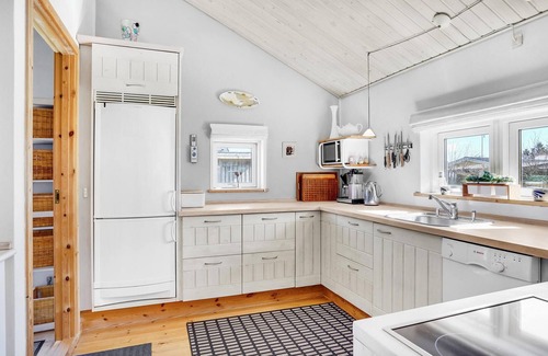 Helberskov Strand House | Gorgeous home in Hadsund with sauna