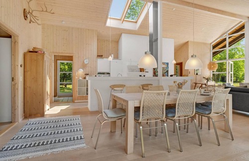 Helberskov Strand House | Gorgeous home in Hadsund with sauna