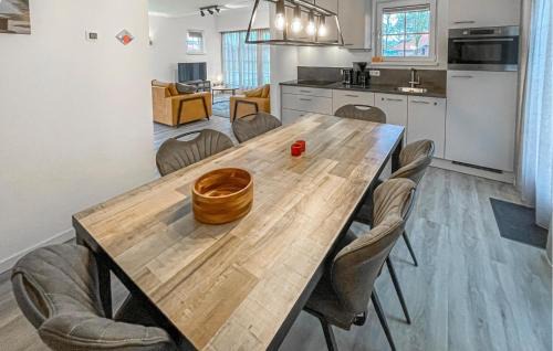 Hoge Hexel House | Gorgeous Home In Hoge Hexel With Sauna
