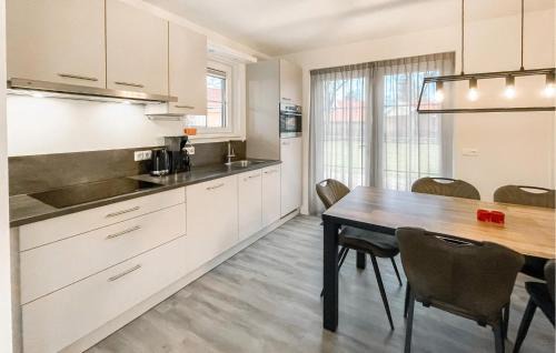 Hoge Hexel House | Gorgeous Home In Hoge Hexel With Sauna