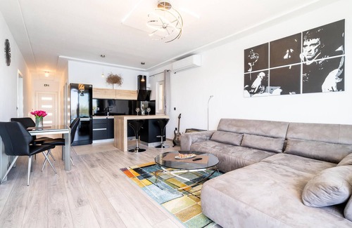 Dubrava House | Gorgeous home in Janjina with sauna