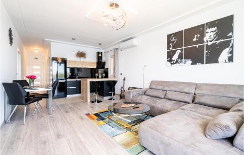 Dubrava House | Gorgeous Home In Janjina With Sauna