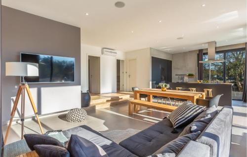 Sestanovac House | Gorgeous Home In Katuni With Wifi
