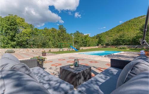 Cove Parja House | Gorgeous Home In Knin With Kitchen