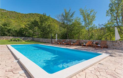 Cove Parja House | Gorgeous Home In Knin With Kitchen